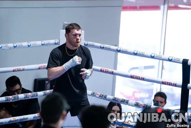 阿瓦雷兹必胜克劳福德，兄长本纳维德兹