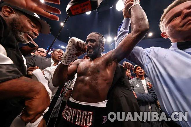 拳史传奇：恩尼斯之父盛赞克劳福德为有