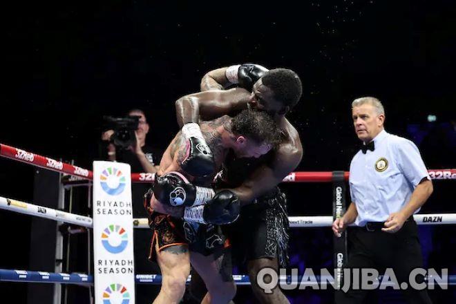 布阿西苦战力挫帕克加冕WBA国际拳王
