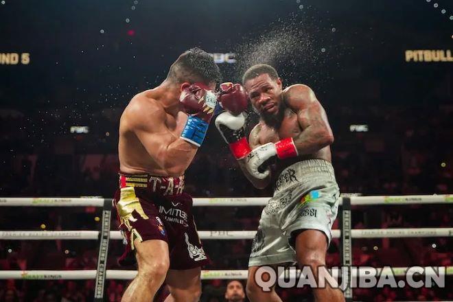克鲁兹与罗奇鏖战12回合 打成平手成功卫冕