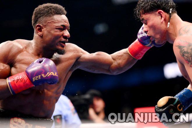 姆比利荣膺WBC超中量级世界拳王，成功加