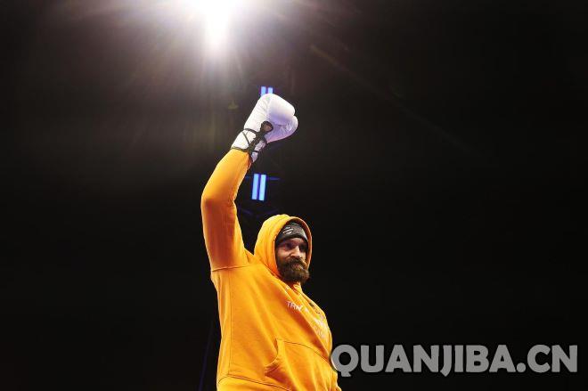 泰森-富里将于4月11日迎战“狮子”马克赫