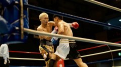 中国拳王赴日作战！开局两次击倒对手却被反杀