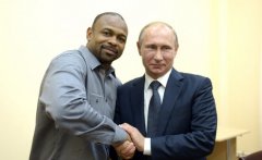 普京接见美拳击手承诺帮其入俄籍