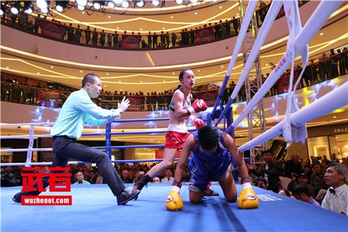 WBC大中华区拳王揭幕赛冠军金腰带 (6).jpg