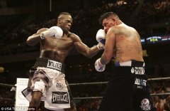 维尔德第八回合TKO阿雷奥拉卫冕WBC冠军