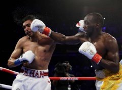 克劳福德击打裆部TKO阿米尔·汗卫冕WBO金腰带继续