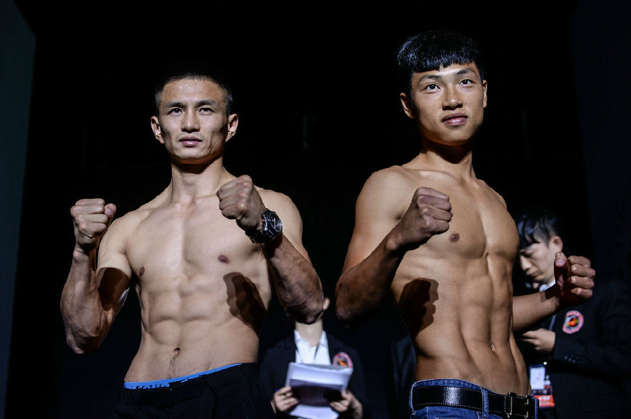 最轻量级118磅 纪涛(左)vs 叶宝飞(右).jpg