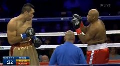 “中国泰山”董建军战胜美国对手，豪取职业拳