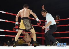 裘晓君第六局KO对手卫冕WBC世界银腰带