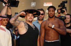 小安迪·鲁伊兹vs安东尼·约书亚二番战赛前称重