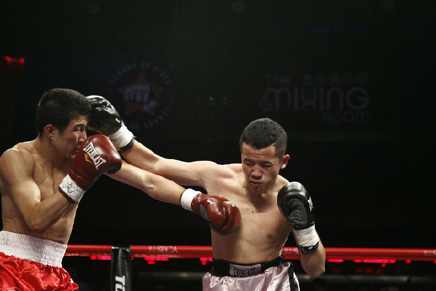 第三场 杨鑫宇(紫裤)VS王渐成(红裤).JPG