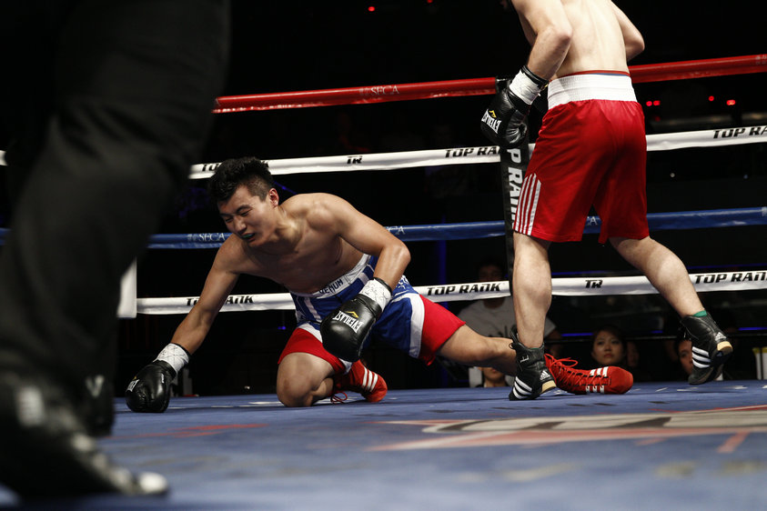 第四场 董超群(蓝裤)VS伊力夏提·艾尼瓦尔(红裤).JPG