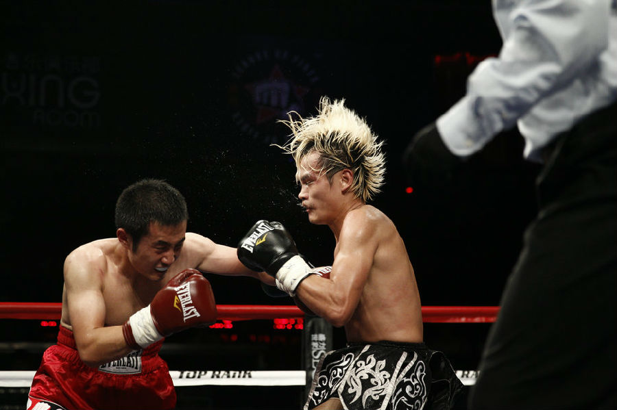 第二场 王俊(黑裤)VS王伊明(红裤).JPG