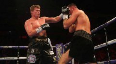 前世界拳王波维特金以一致判定完胜休吉富里，