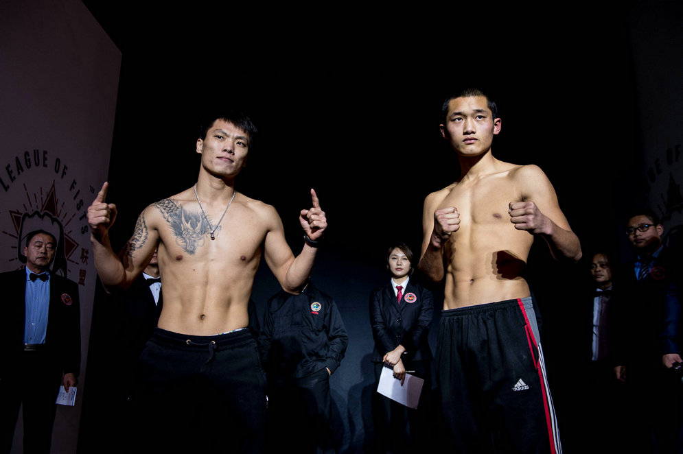 次中量级 蓝角(右)朱孝征 对阵 红角(左)金扬城.jpg