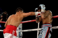 戈洛夫金TKO马丁·穆雷保持全胜