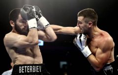 贝特比耶夫KO格沃兹迪克一统WBC和IBF金腰带