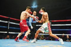 马一鸣首回合被TKO错失金腰带