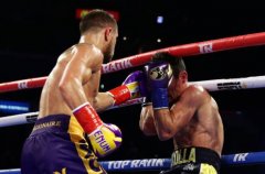 洛马琴科第四回合KO克罗拉成功卫冕WBA和WBO金腰带