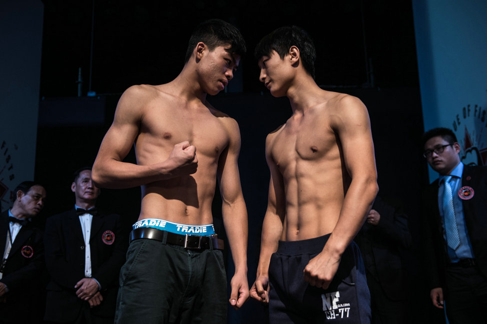 超羽量级 130磅 潘金祥(左)vs 郭俊(右).jpg