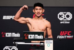 UFC格斗之夜223期：宋亚东vs西蒙！赛前称重图集