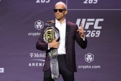 查尔斯·奥利维拉表示可以挑战乌斯曼与沃卡诺夫