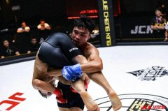 袁春波判定获胜，李浩杰晋级八强