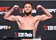 UFC 272：菲兹耶夫感染新冠退赛，马哈切夫与菲尔