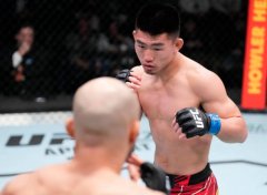 宋亚东首局KO莫拉雷斯强势杀入UFC官方排名前十