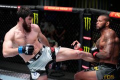 安卡拉耶夫豪取八连胜，宋亚东首局KO莫拉雷斯