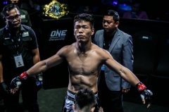 硬拼泰拳猛将！张成龙击败萨马佩奇的四个关键