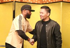 帕奎奥出席RIZIN雷神38赛前称重仪式会面梅威瑟