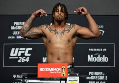 UFC 270：橄榄球明星格雷格·哈迪因伤退赛