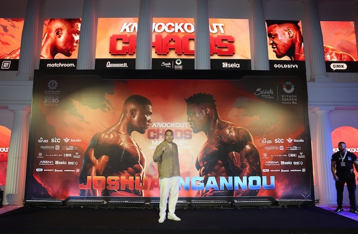 帕克：我只打过一个左撇子，但教练是左