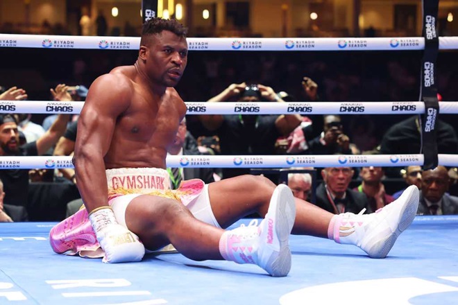 弗朗切：纳干诺不该再走上拳击台了