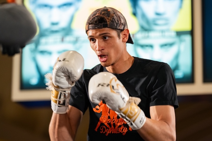 方多拉：我知道自己可以成为世界拳王