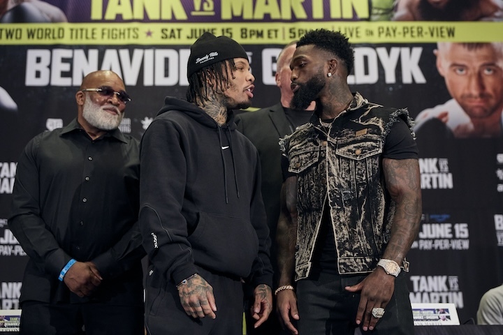 洛佩兹:戴维斯将在6-7回合内KO马丁