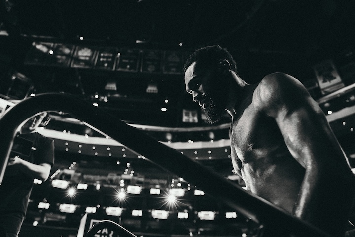 加隆-恩尼斯毫不在意与帕奎奥进行激烈对