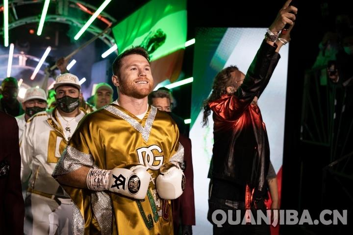 赫恩：阿瓦雷兹对战杰克-保罗将是一个盈利丰厚的机会