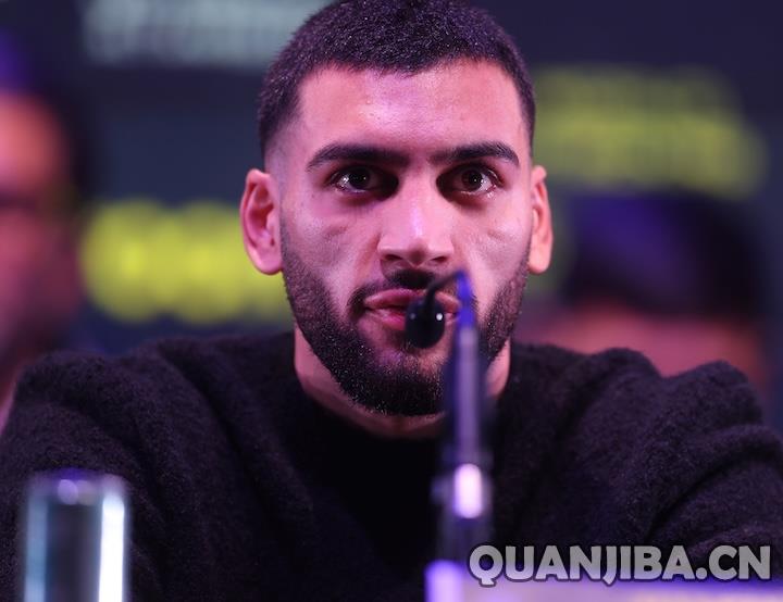 希拉兹大显神威：无论亚当斯变换多少姿态，我都能力挽狂澜