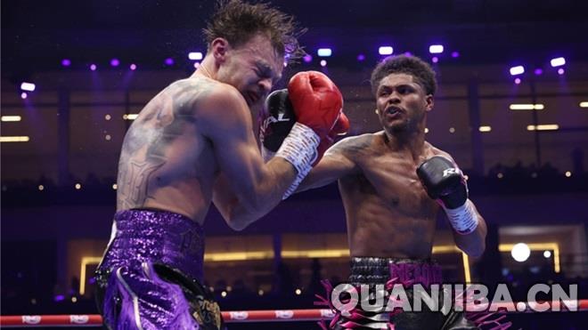 沙克-史蒂文森9回合击败乔什-帕德利，获得TKO胜利