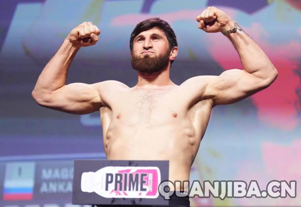 UFC 313赛前拳击称重！拳击轻重量级冠军战领衔