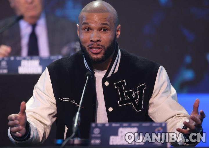 小尤班克在发布会上击败康纳-本，被罚款