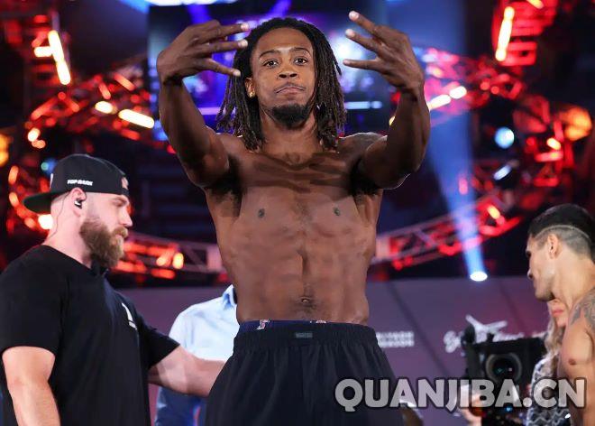 基肖恩-戴维斯与德-洛斯-桑托斯的强强对