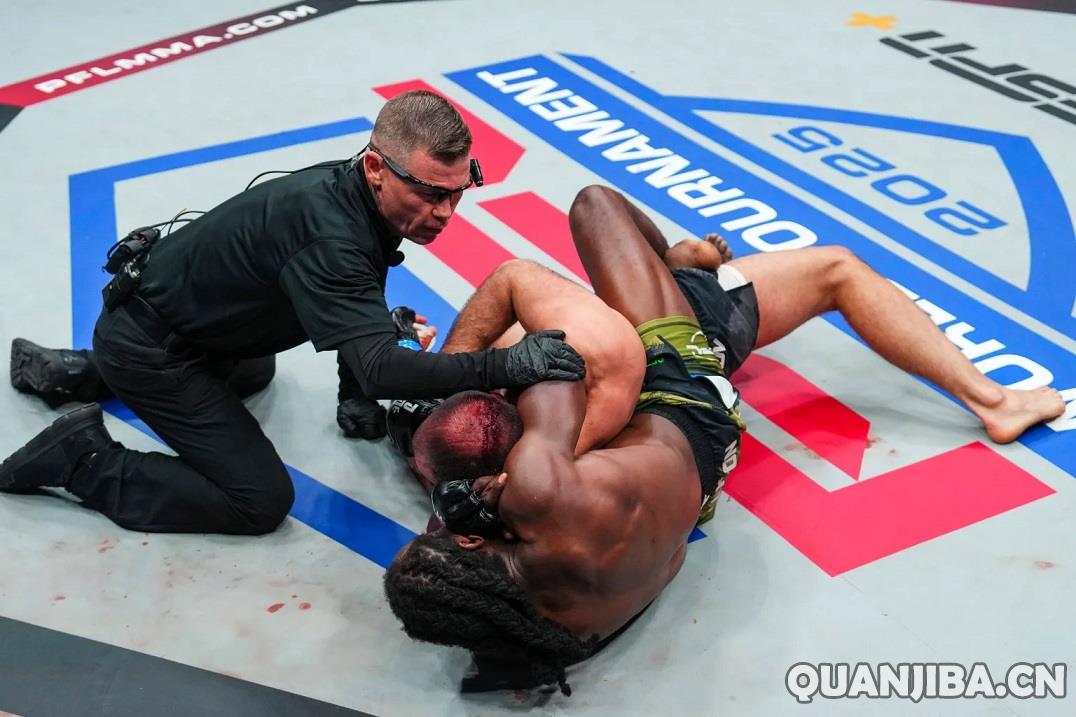 2025年PFL锦标赛首轮比赛精彩战况揭秘