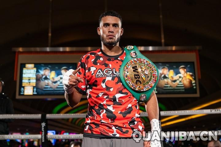 沃尔弃WBC金腰带，本纳维德兹正式晋级