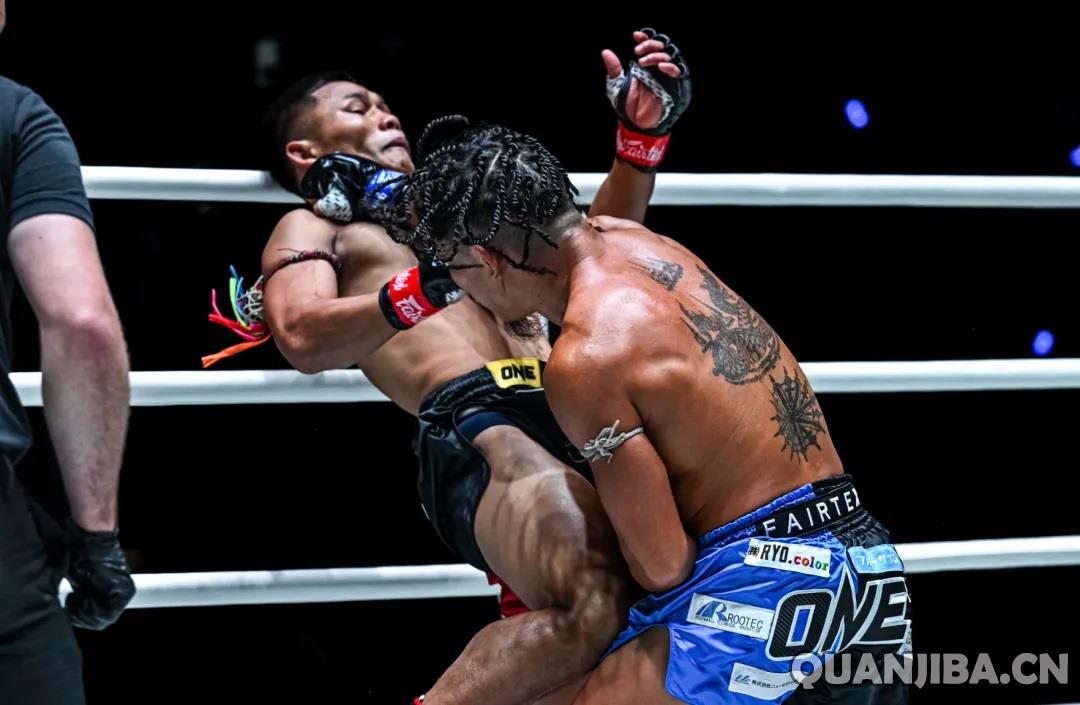 “ONE周五格斗夜115赛况:苏里严勒在第二回合以致命一击淘汰兰邦”