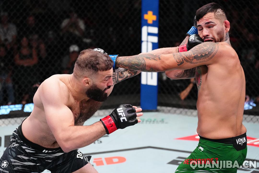 赫尔南德兹在第四回合战胜多利泽,成功取得八连胜!