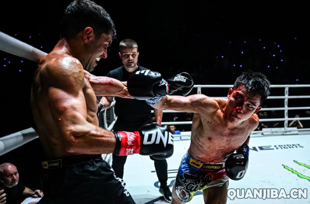 刘梦阳在散打比赛中KO对手获胜,张沛勉因分歧判定遗憾败给博特略